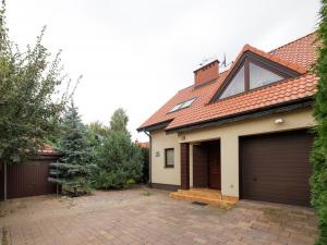 Łomianki, Działkowa
