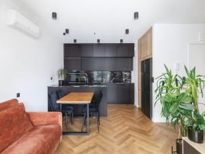 Warszawa, Mokotów Stegny, Nowa Mangalia, Aleja gen. Władysława Sikorskiego
